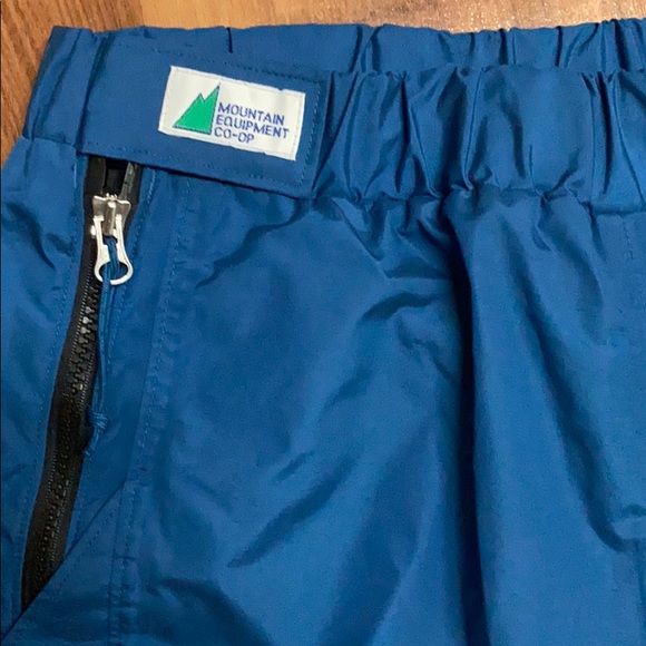 Mountain Equipment Co-op full zip windbreaker pant - Picture 3 of 15